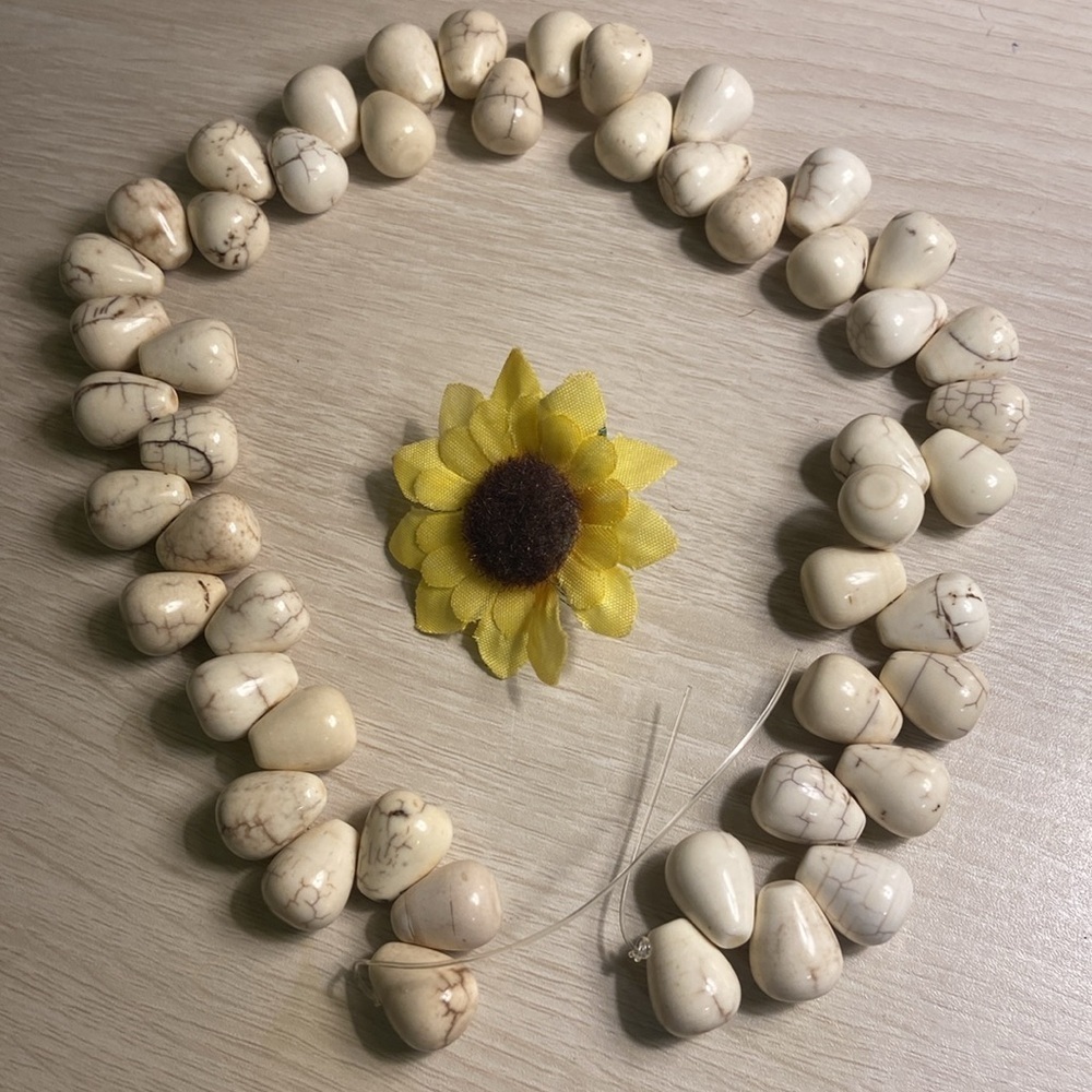 Howlite Strand - Picture 2 of 5